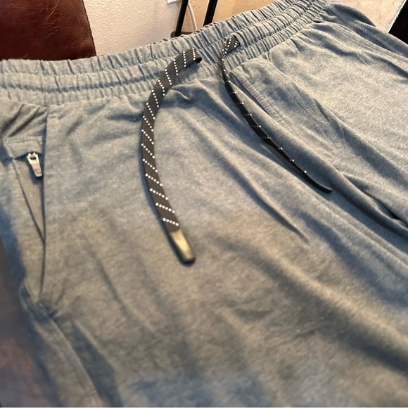 Bear Bottom Tech Short 7” inseam Charcoal Gray Large - Picture 5 of 16